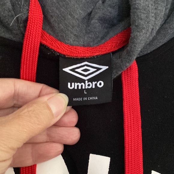 Umbro Italia sweatshirt heavy weight size L front pocket cozy warm cute sturdy - Picture 3 of 5